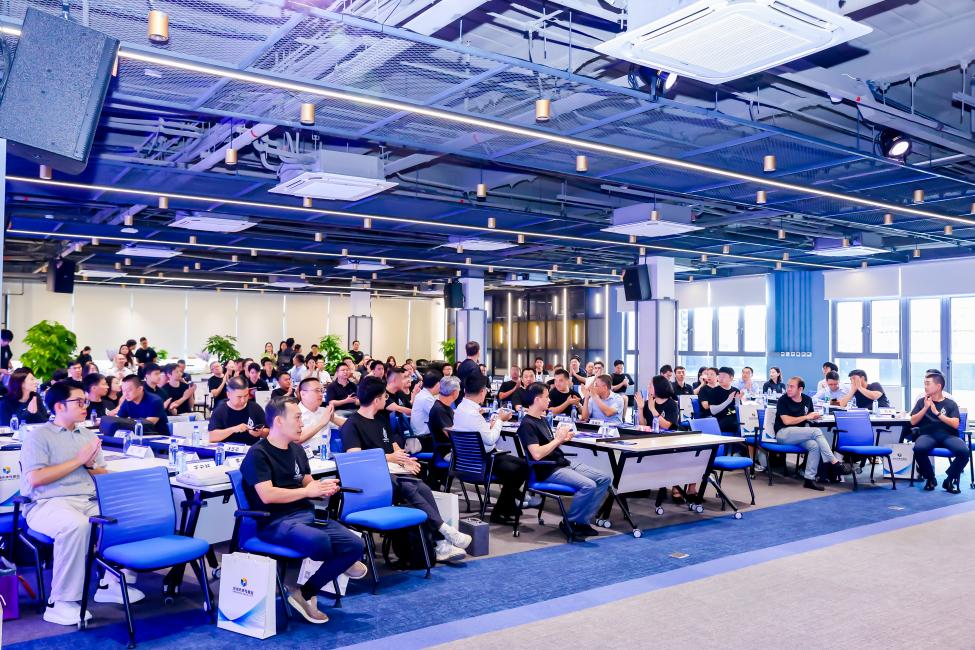 7f7d6dfe60c45e750149f79157a151a4