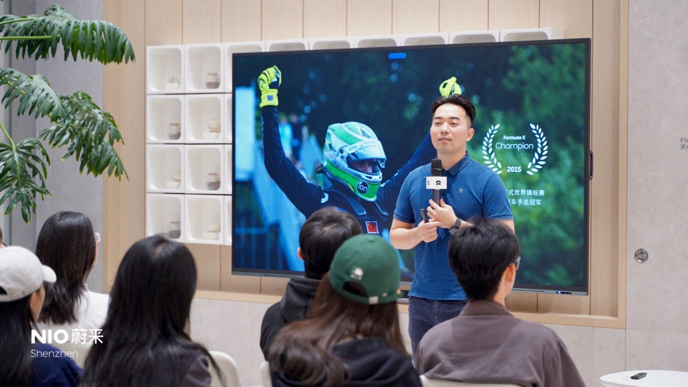 A person giving a presentation to a group of peopleAI-generated content may be incorrect.